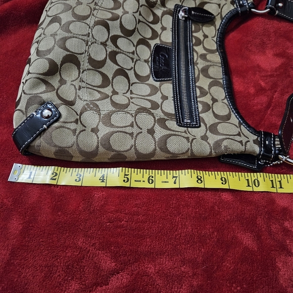 Coach Vintage Chelsea Medium Signature Brown and Tan Canvas Shoulder/Crossbody - Picture 6 of 13